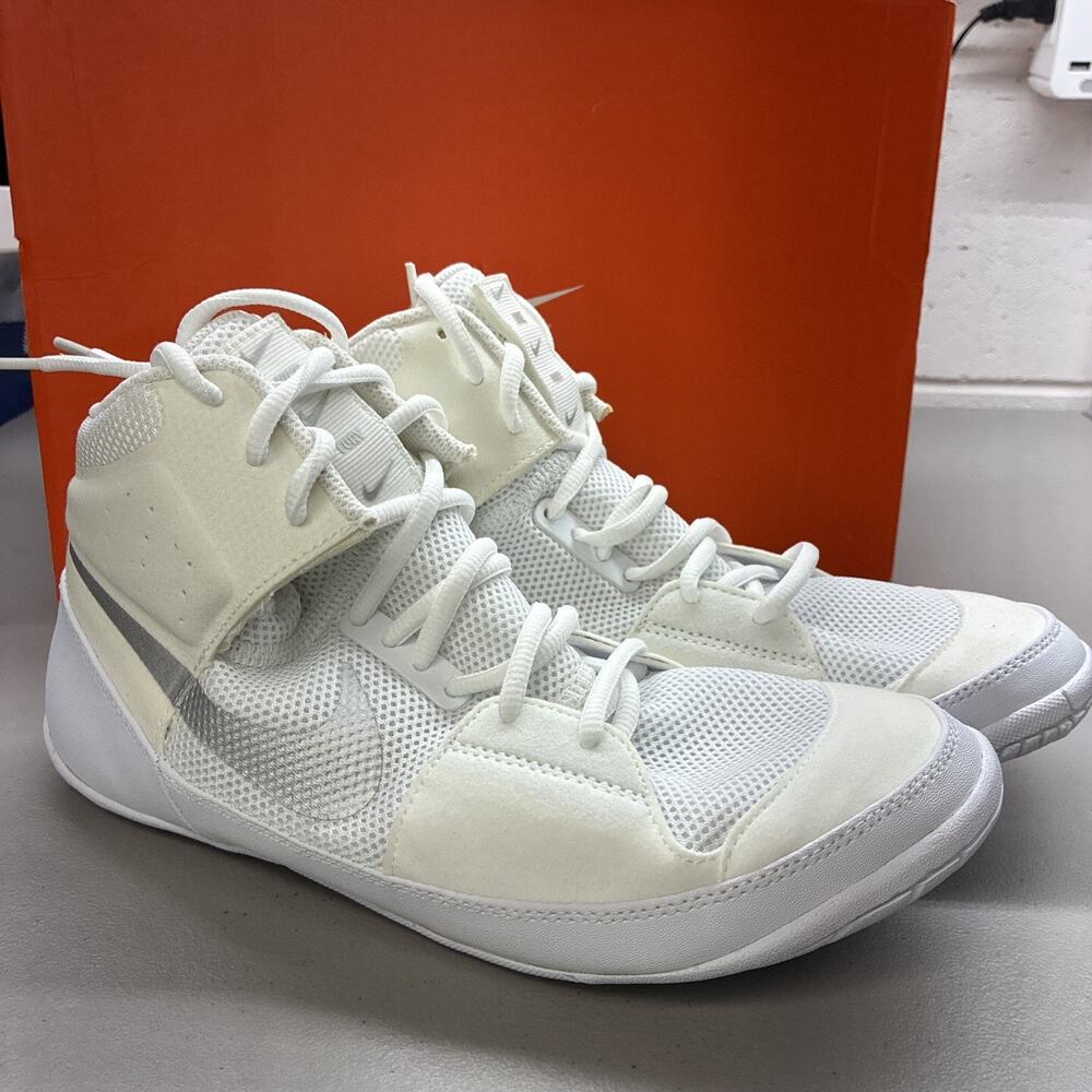 Nike Shoes Mens 9 Fury Wrestling Sneakers White Mesh Lace Up Round A02416-102